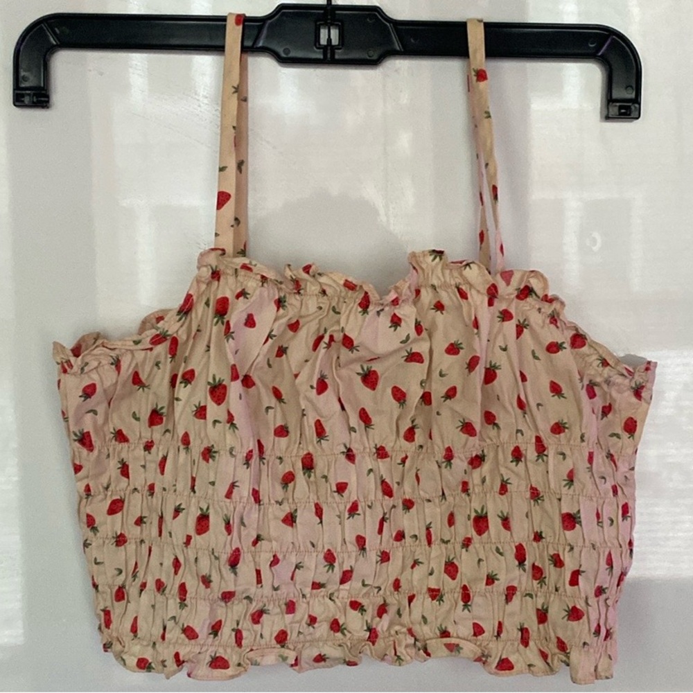 🍓| Zara strawberry Camisole